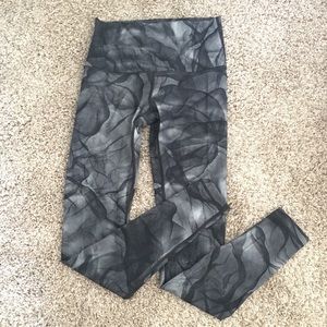 Lululemon Smokey Print Leggings